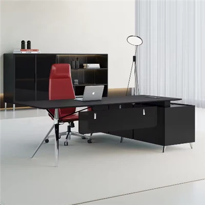 Modern Executive Table With Stable Steel Legs